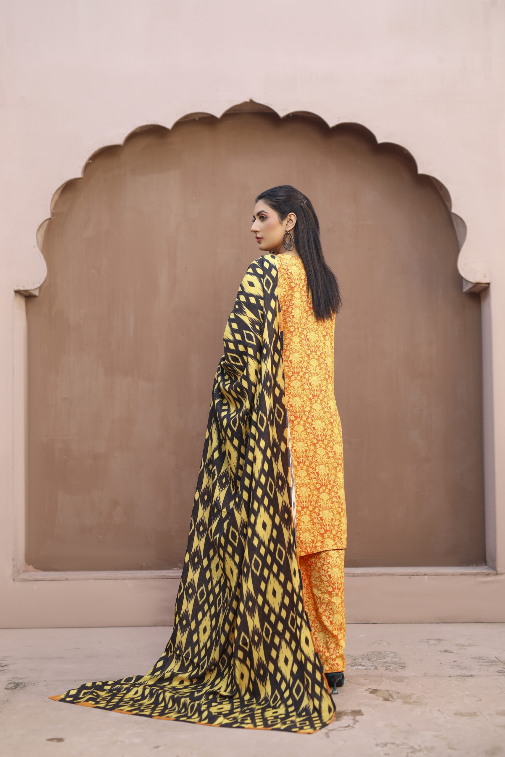 3 piece Karandi Suit-Embroidered (Pret) - Image 2