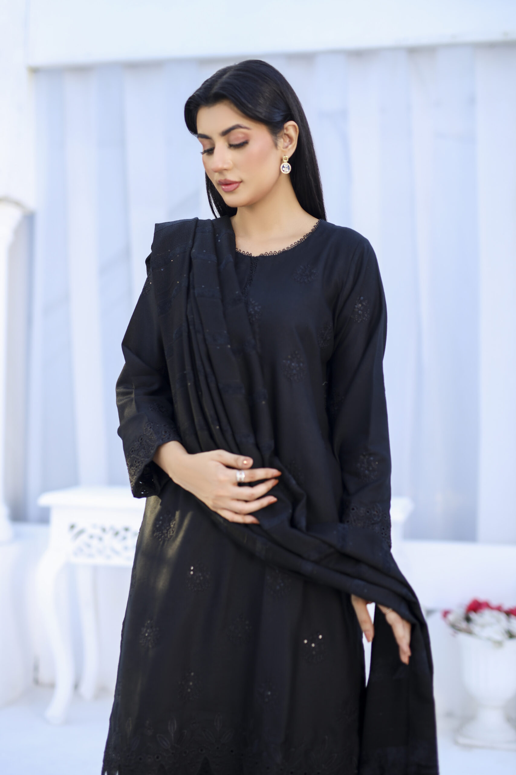 3 piece Dhanak Suit-Embroidered (Unstitched) - Image 3